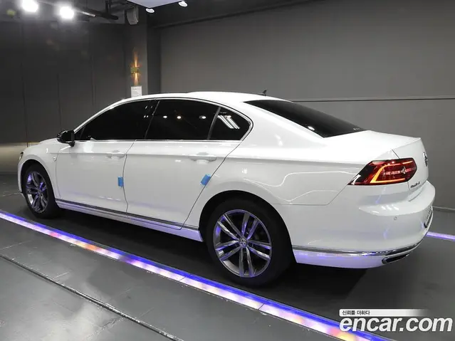 Volkswagen Passat 2018 2.0 автомат (гидро), миниатюра 2