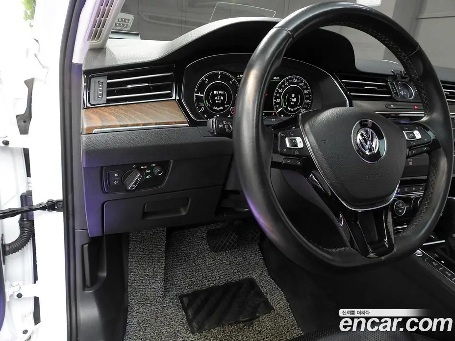 Volkswagen Passat 2018 2.0 автомат (гидро), фото 13