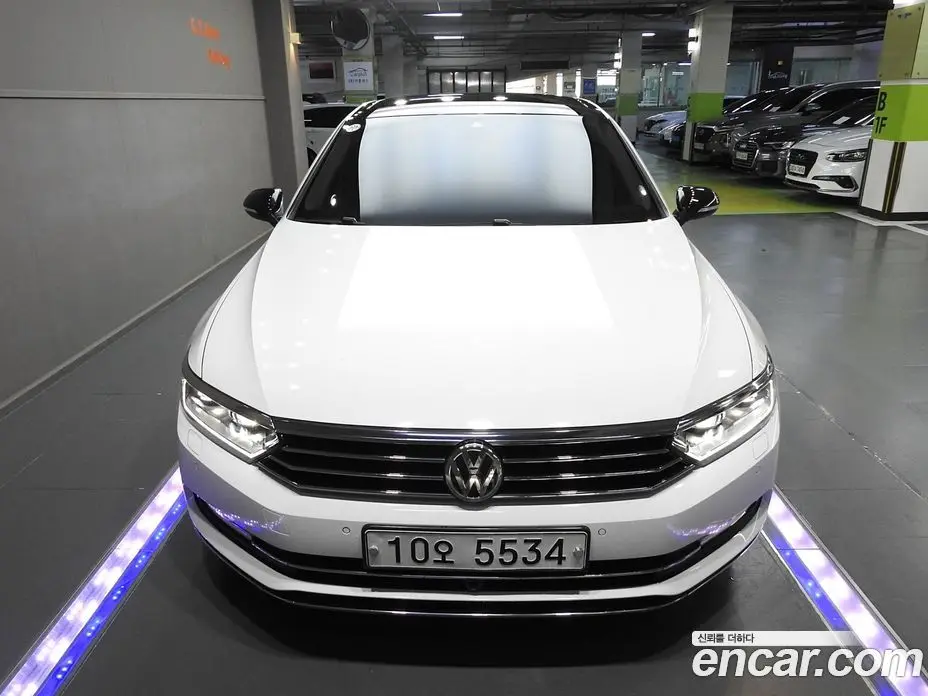 Volkswagen Passat 2018 2.0 автомат (гидро), фото 3