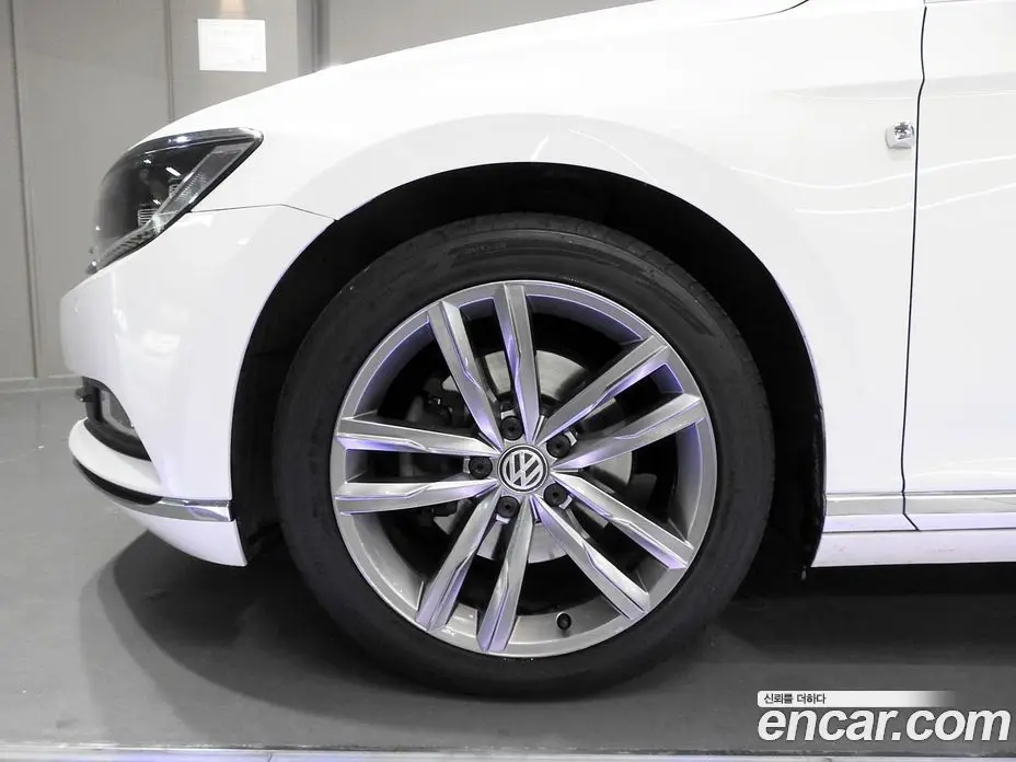 Volkswagen Passat 2018 2.0 автомат (гидро), фото 5