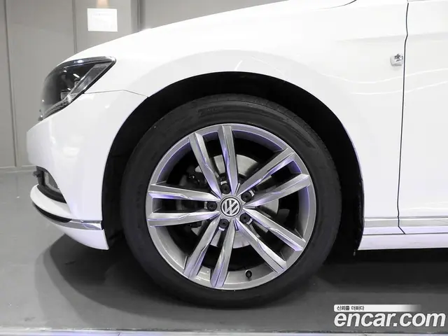 Volkswagen Passat 2018 2.0 автомат (гидро), миниатюра 5