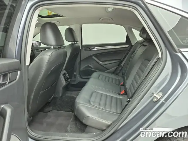 Volkswagen Passat 2018 2.0 автомат (гидро), миниатюра 12