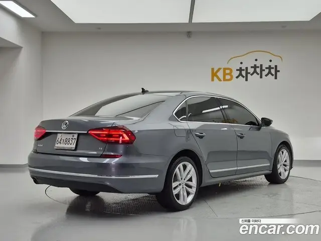 Volkswagen Passat 2018 2.0 автомат (гидро), миниатюра 4