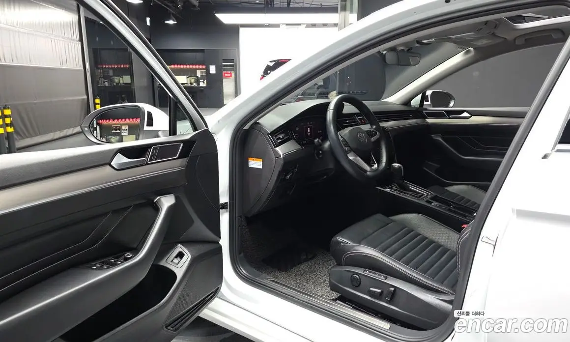 Volkswagen Passat 2022 2.0 автомат (гидро), фото 13