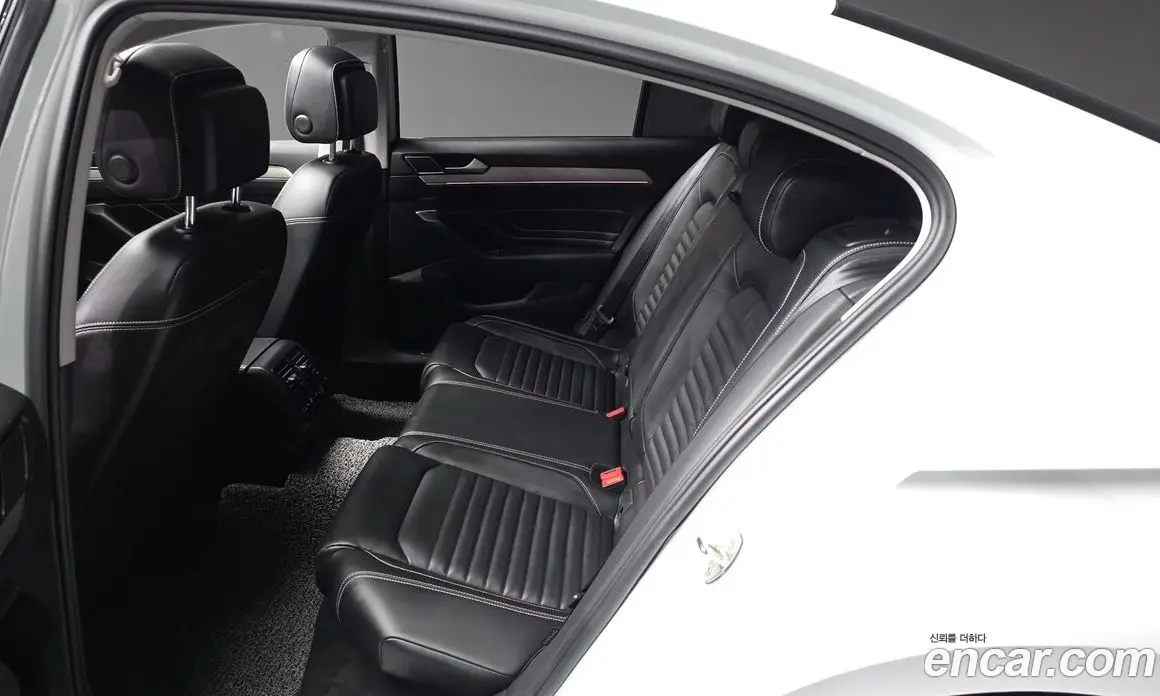 Volkswagen Passat 2022 2.0 автомат (гидро), фото 16