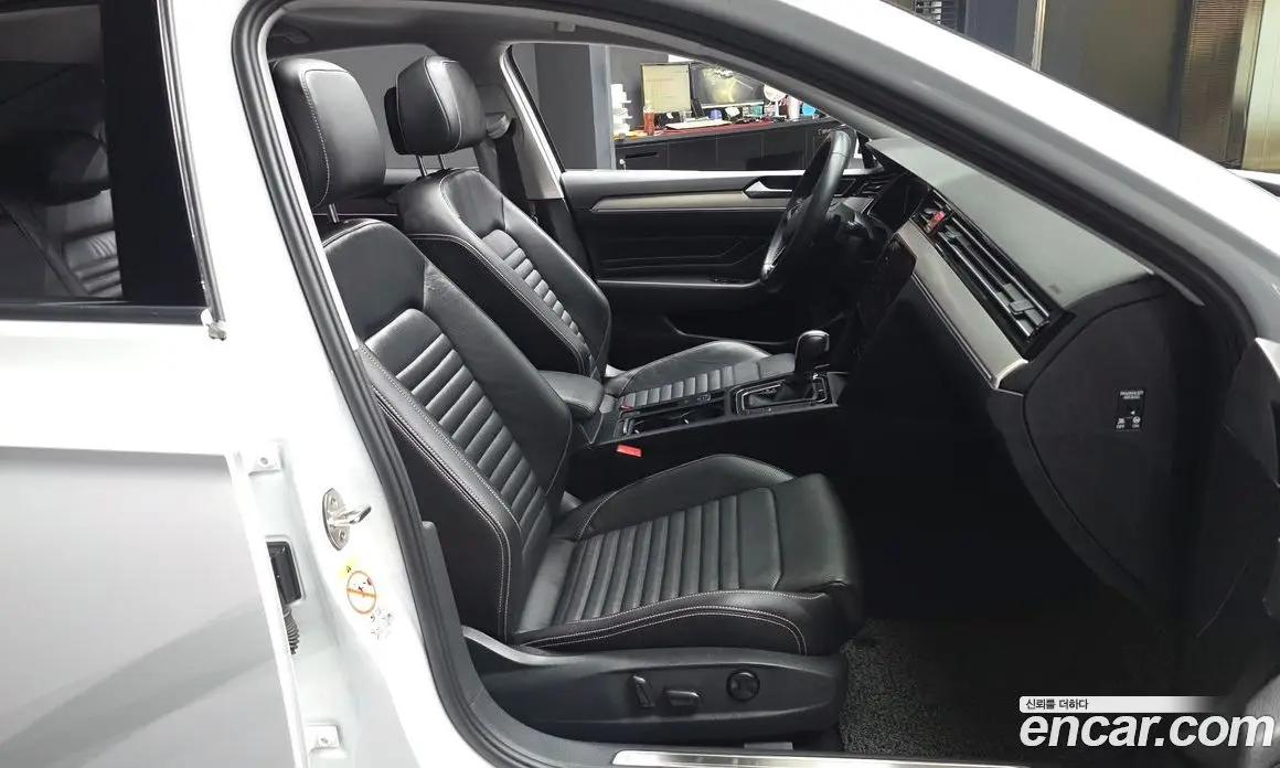 Volkswagen Passat 2022 2.0 автомат (гидро), фото 17