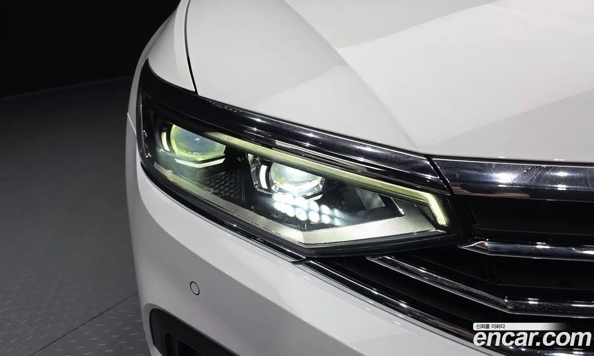 Volkswagen Passat 2022 2.0 автомат (гидро), фото 8