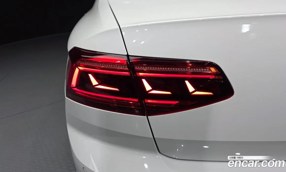 Volkswagen Passat 2022 2.0 автомат (гидро), фото 9