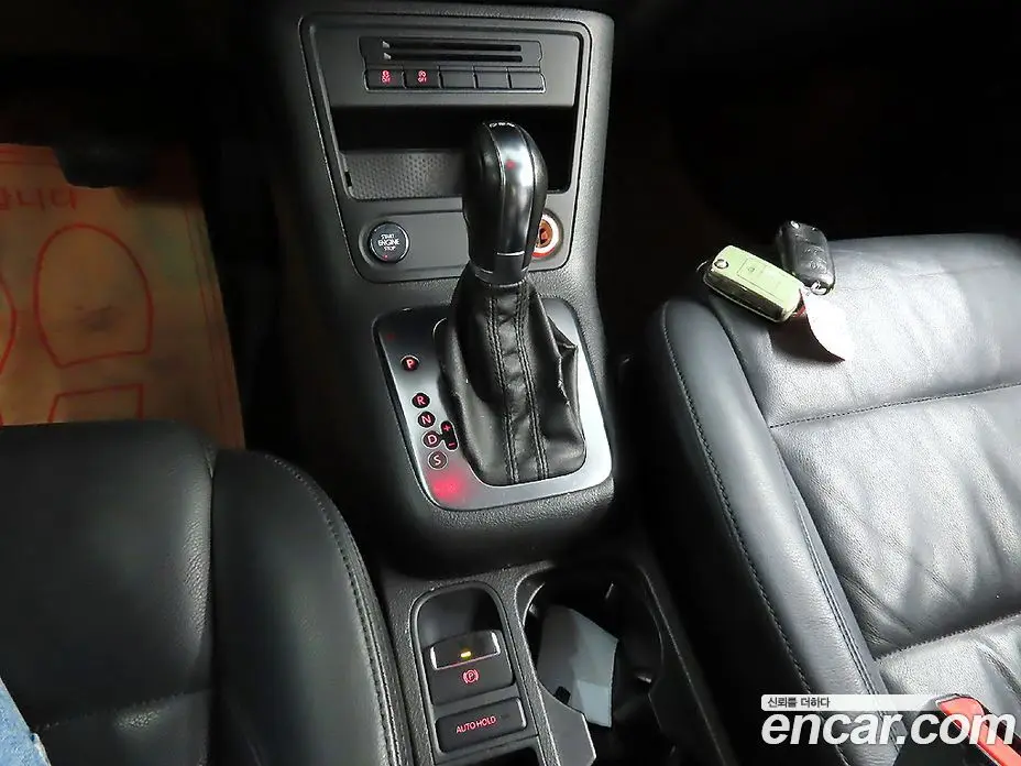 Volkswagen Tiguan 2012 2.0 автомат (гидро), фото 13