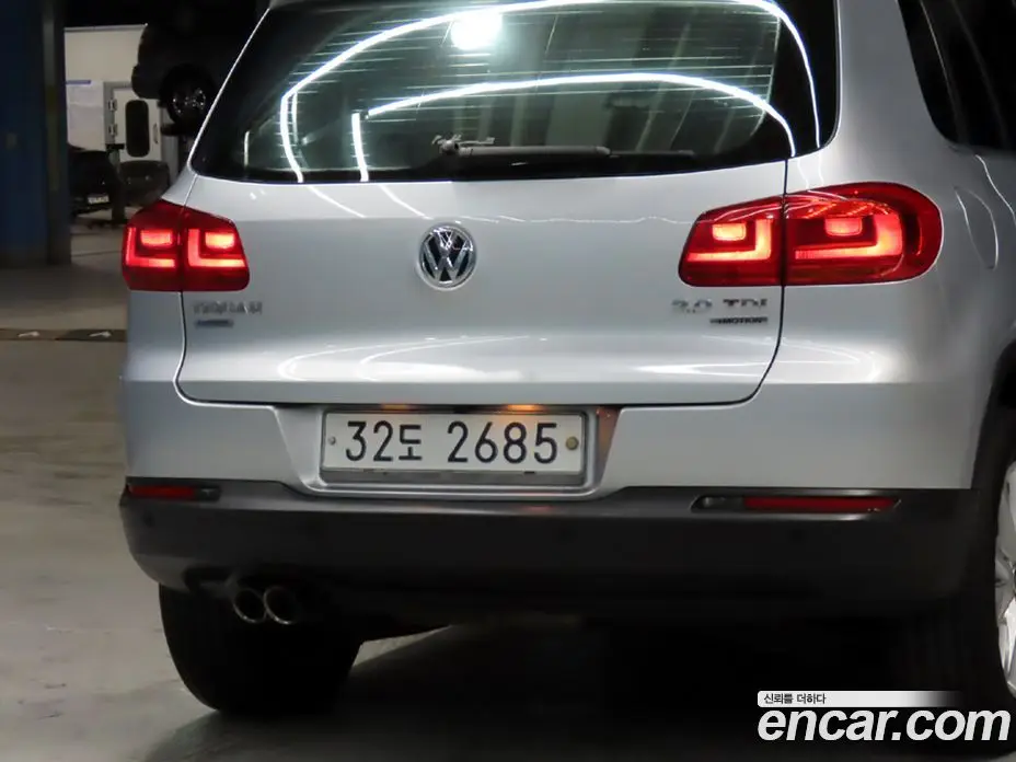 Volkswagen Tiguan 2012 2.0 автомат (гидро), фото 17