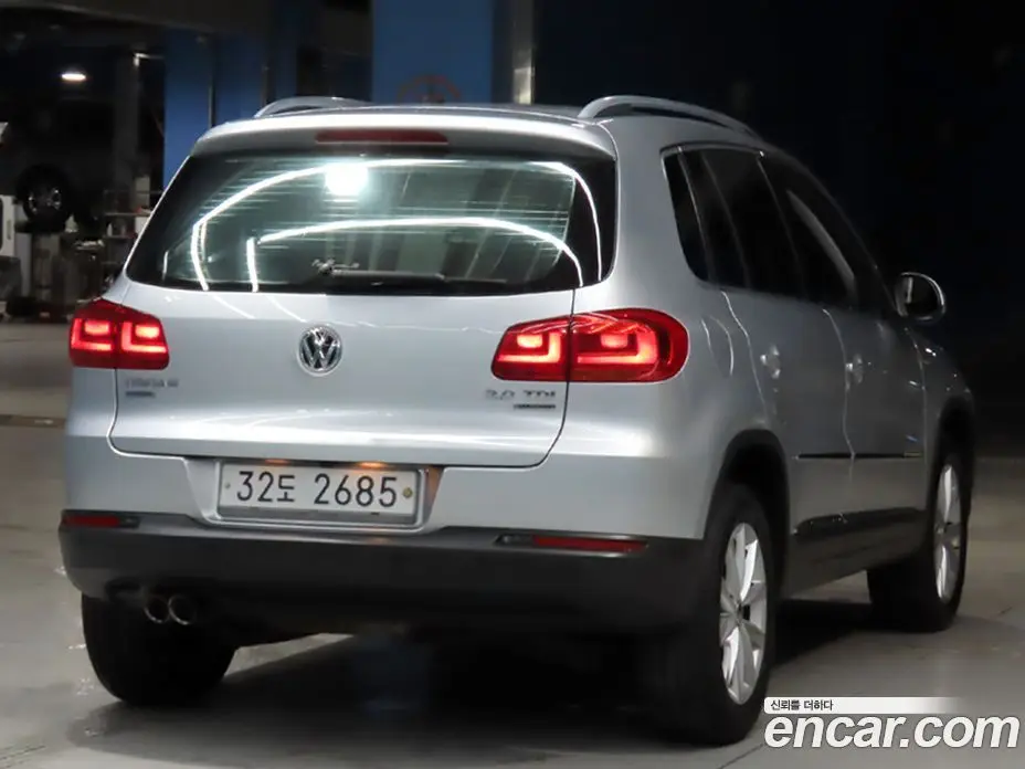 Volkswagen Tiguan 2012 2.0 автомат (гидро), фото 4