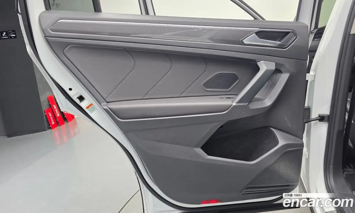 Volkswagen Tiguan 2018 2.0 автомат (гидро), фото 15