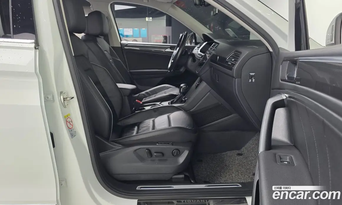 Volkswagen Tiguan 2018 2.0 автомат (гидро), фото 17