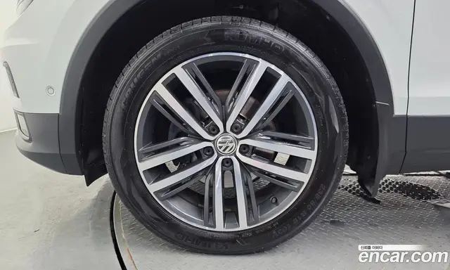 Volkswagen Tiguan 2018 2.0 автомат (гидро), миниатюра 5