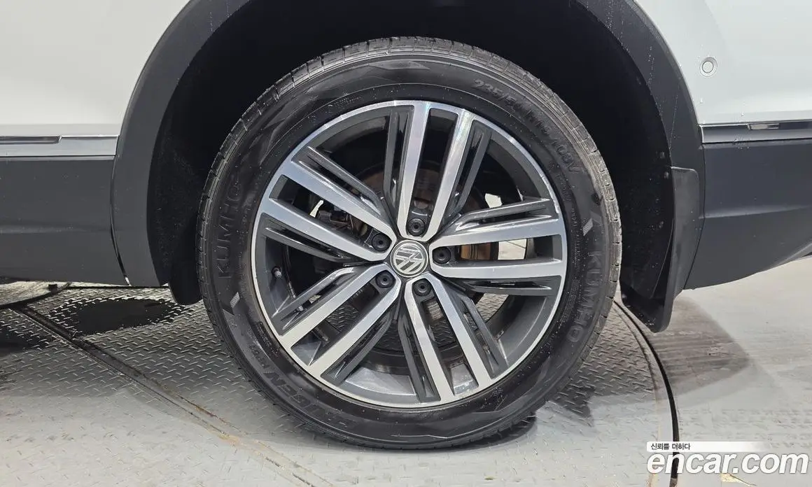 Volkswagen Tiguan 2018 2.0 автомат (гидро), фото 7