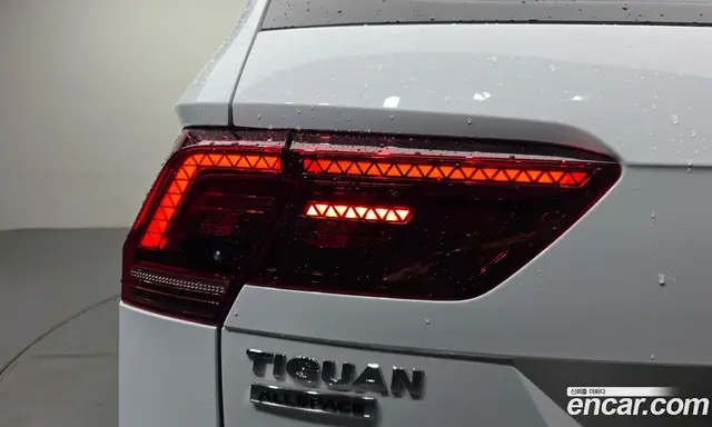 Volkswagen Tiguan 2018 2.0 автомат (гидро), миниатюра 9