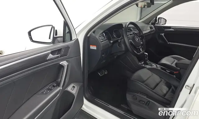 Volkswagen Tiguan 2018 2.0 автомат (гидро), миниатюра 10