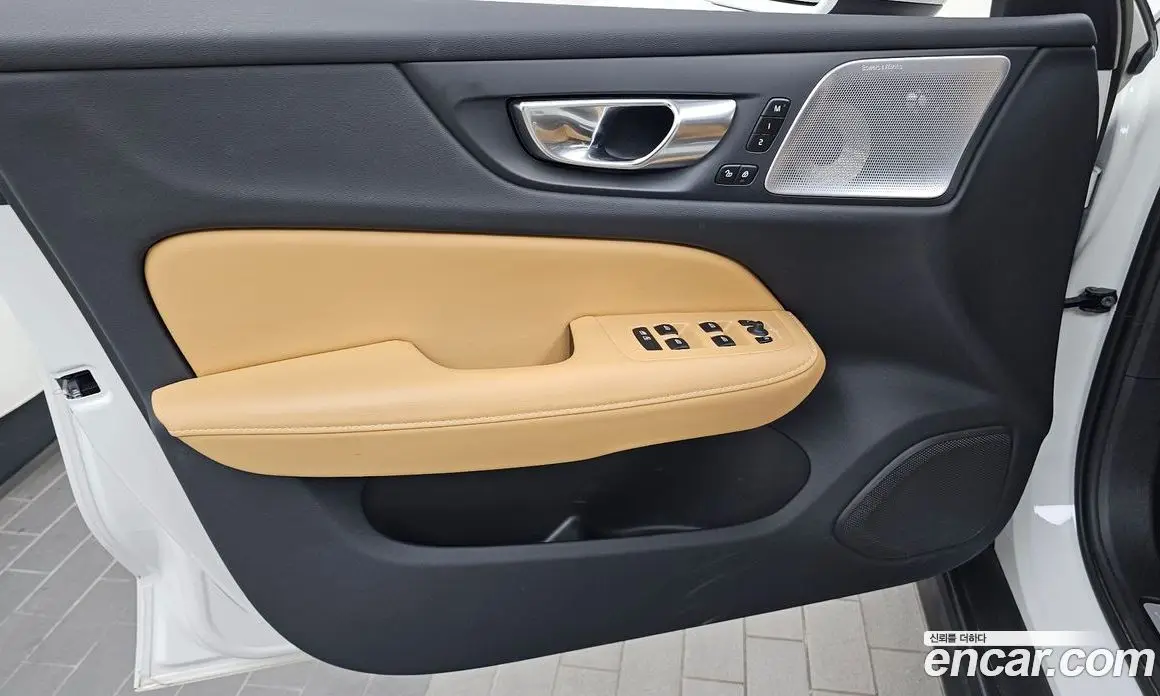 Volvo V60 2023 2.0 автомат (гидро), фото 14