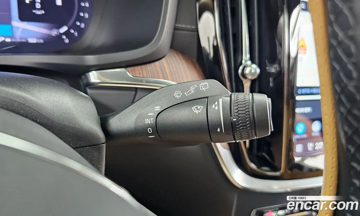 Volvo V60 2023 2.0 автомат (гидро), фото 27