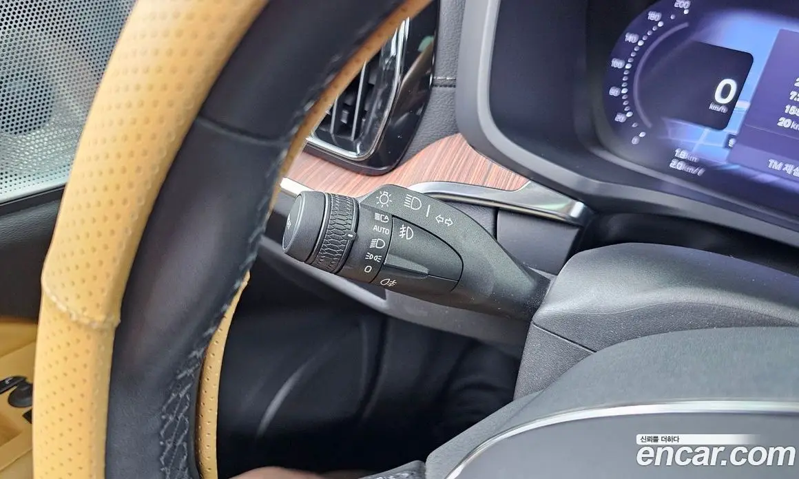 Volvo V60 2023 2.0 автомат (гидро), фото 29