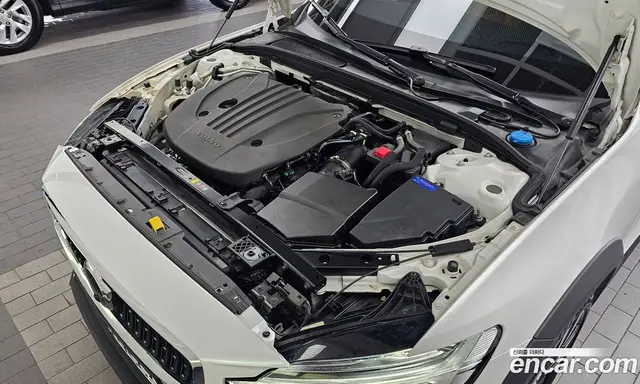 Volvo V60 2023 2.0 автомат (гидро), миниатюра 6