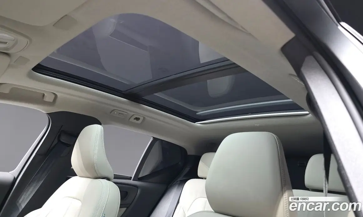 Volvo XC40 2025 2.0 автомат (гидро), фото 23