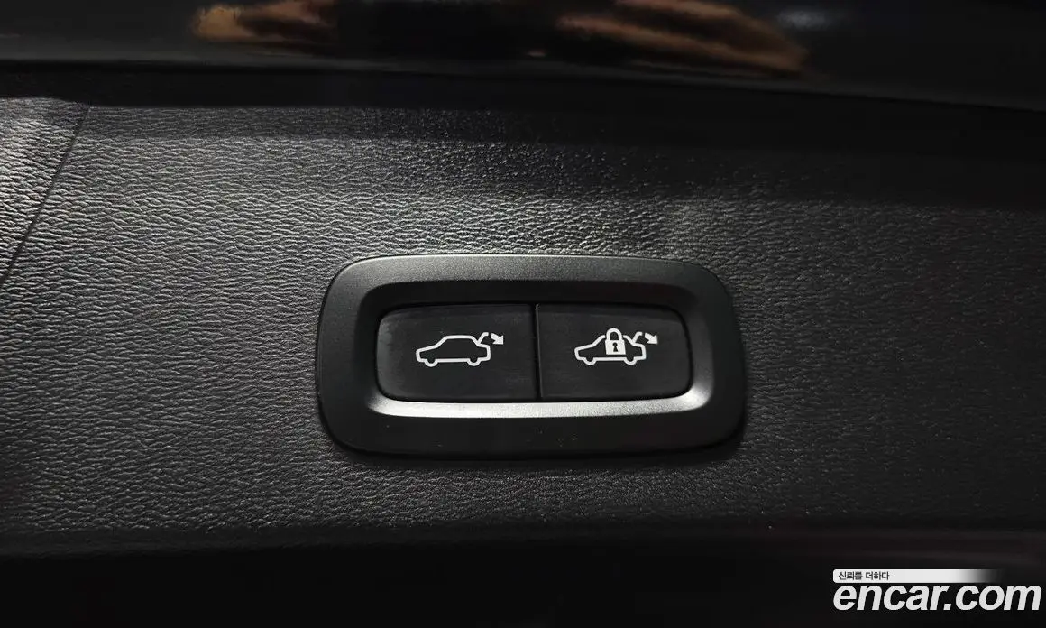 Volvo XC40 2025 2.0 автомат (гидро), фото 29