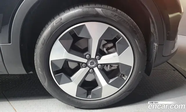 Volvo XC40 2025 2.0 автомат (гидро), миниатюра 7