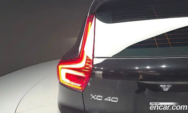 Volvo XC40 2025 2.0 автомат (гидро), миниатюра 9