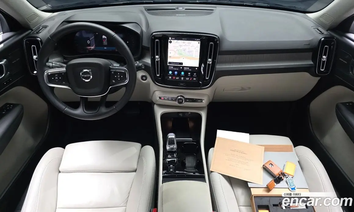 Volvo XC40 2025 2.0 автомат (гидро), фото 10