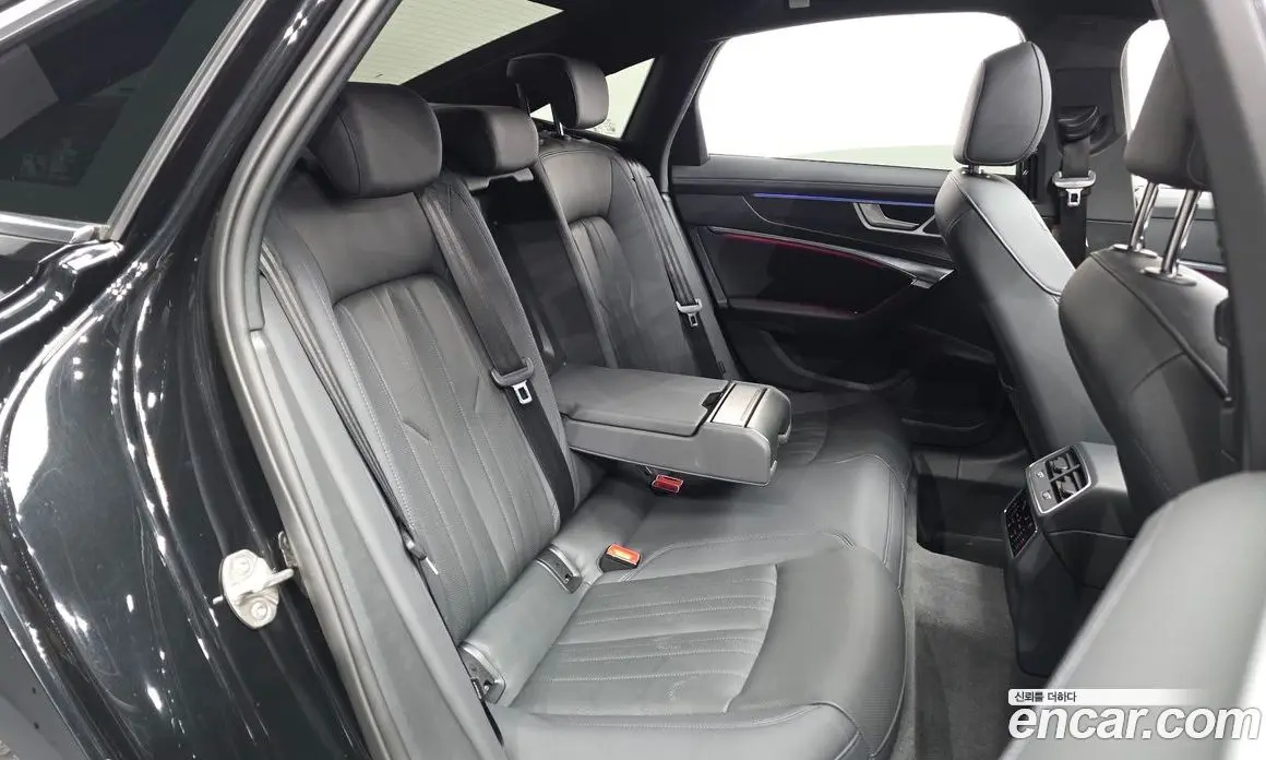 Audi A6 2023 2.0 автомат (гидро), фото 12