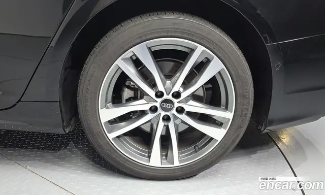 Audi A6 2023 2.0 автомат (гидро), миниатюра 5