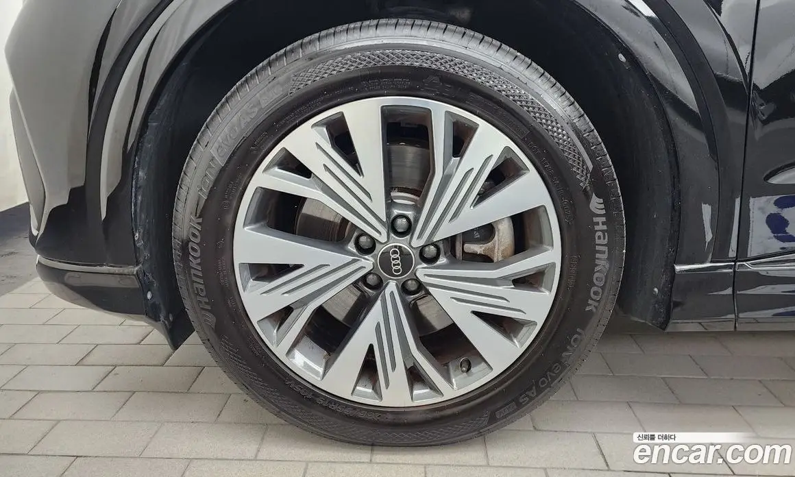 Audi Q4 e-tron 2023 0.2 автомат (гидро), фото 5