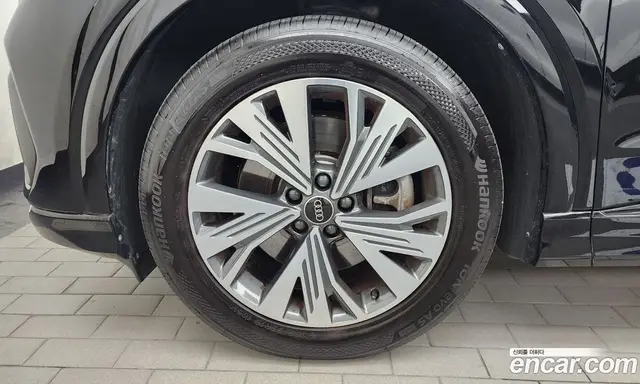 Audi Q4 e-tron 2023 0.2 автомат (гидро), миниатюра 5