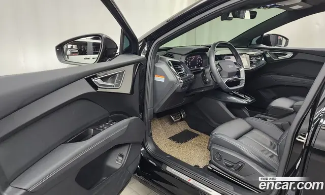 Audi Q4 e-tron 2023 0.2 автомат (гидро), миниатюра 10