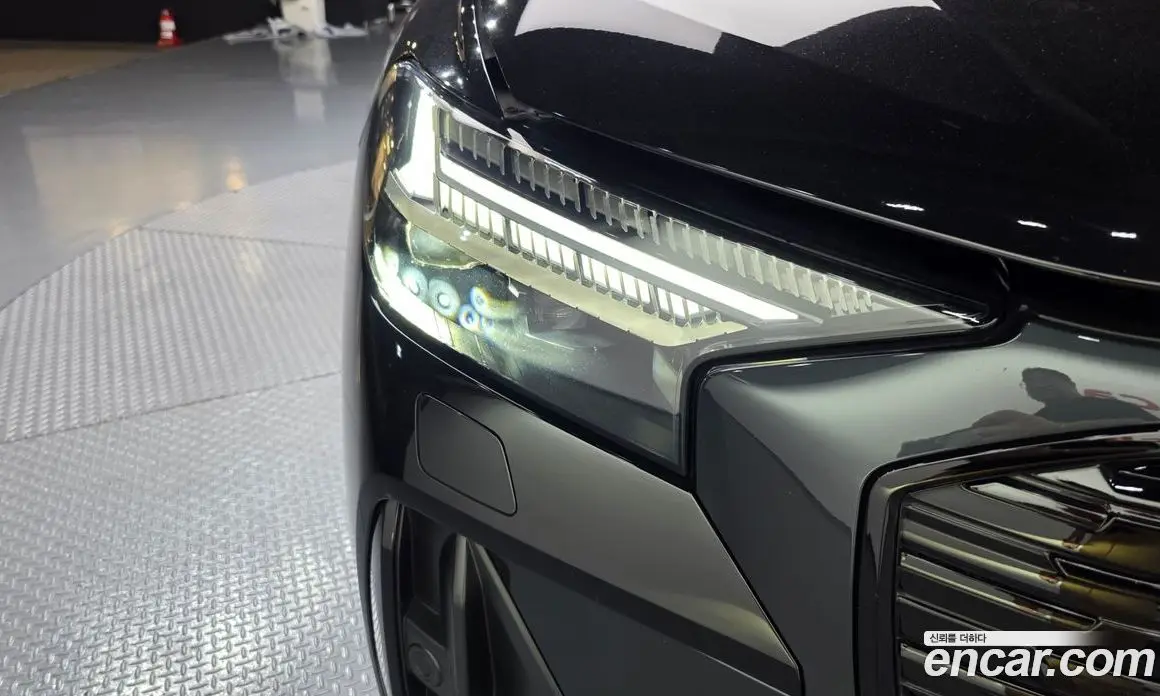 Audi Q4 e-tron 2025 0.2 автомат (гидро), фото 8