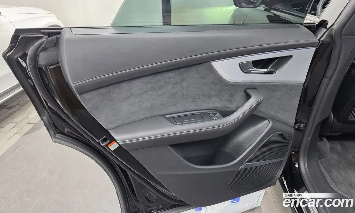 Audi Q8 2025 3.0 автомат (гидро), фото 15