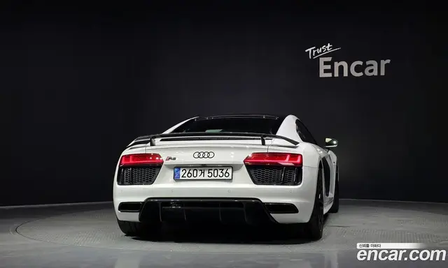 Audi R8 2017 5.2 автомат (гидро), миниатюра 4