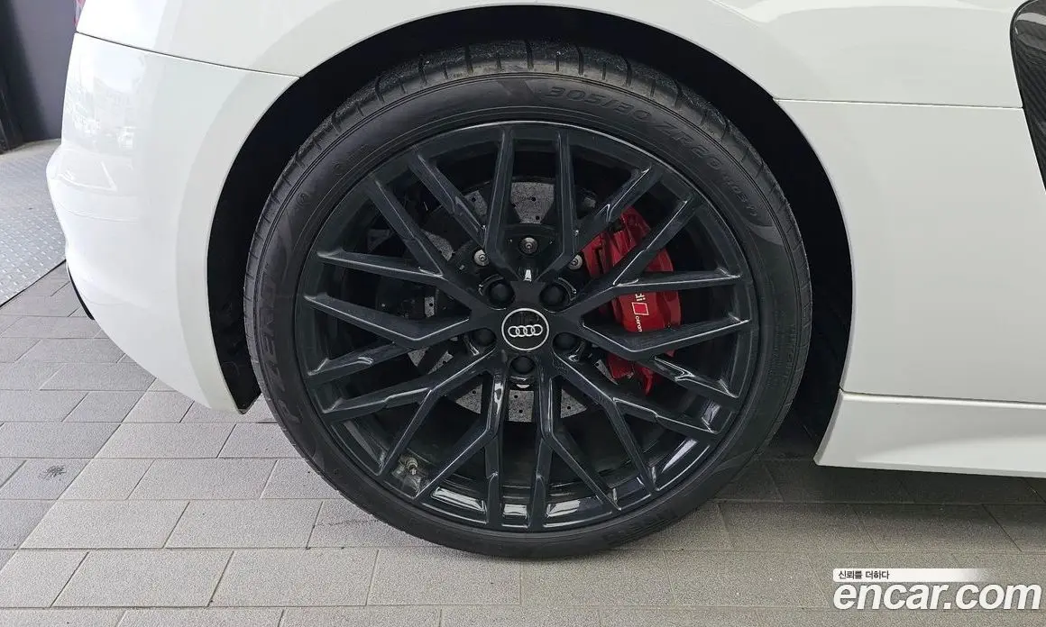 Audi R8 2017 5.2 автомат (гидро), фото 5