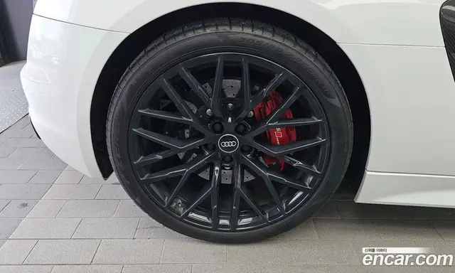 Audi R8 2017 5.2 автомат (гидро), миниатюра 5
