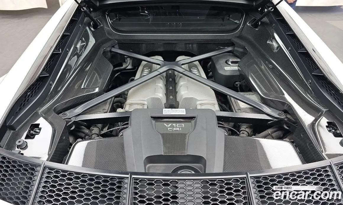 Audi R8 2017 5.2 автомат (гидро), фото 6