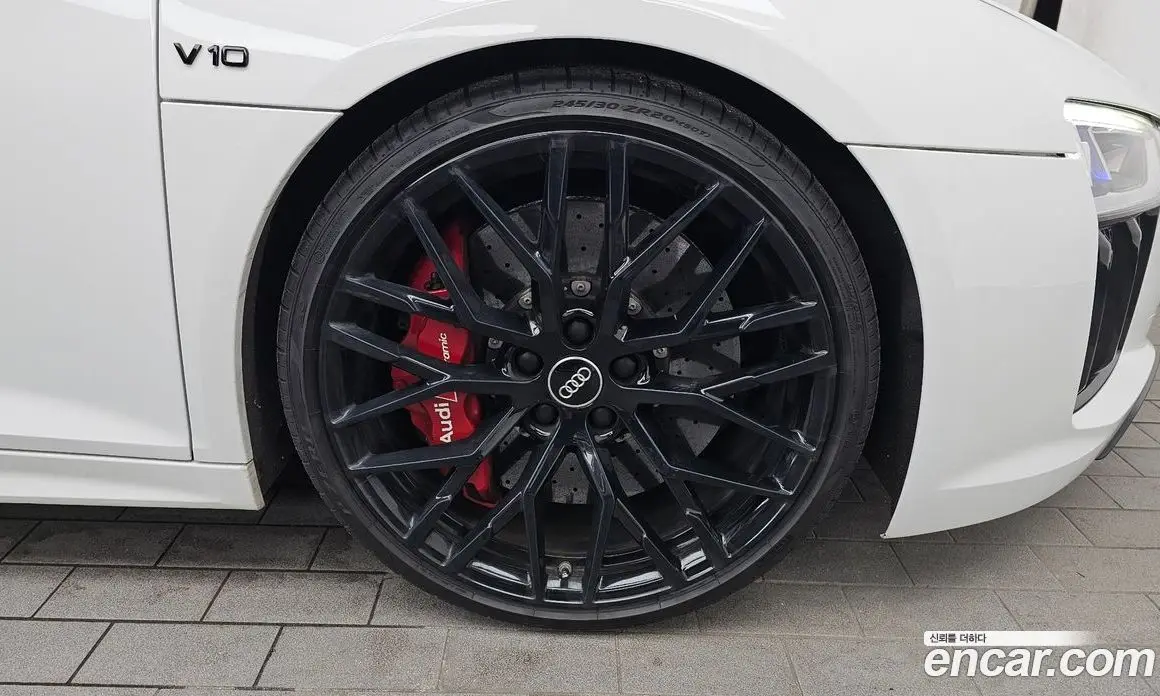 Audi R8 2017 5.2 автомат (гидро), фото 7