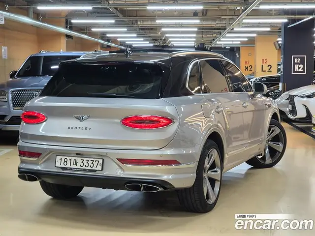 Bentley Bentayga 2023 4.0 автомат (гидро), миниатюра 2