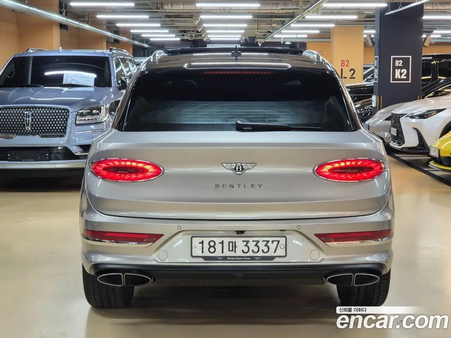 Bentley Bentayga 2023 4.0 автомат (гидро), фото 4