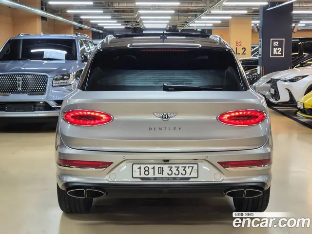 Bentley Bentayga 2023 4.0 автомат (гидро), миниатюра 4