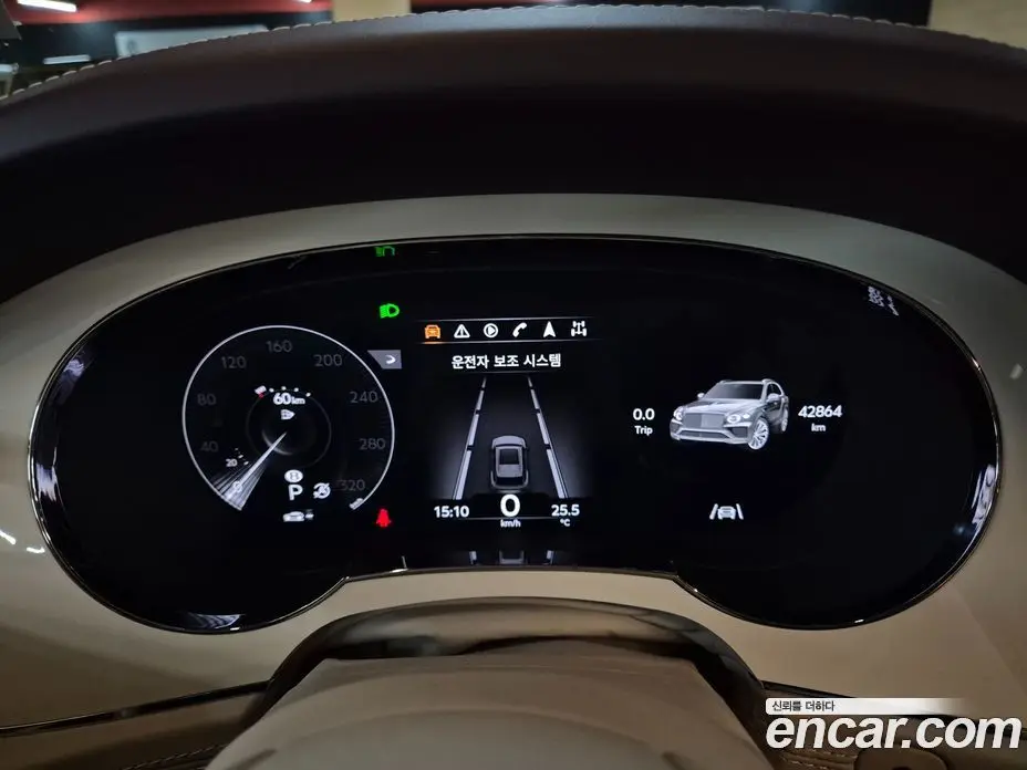 Bentley Bentayga 2023 4.0 автомат (гидро), фото 6