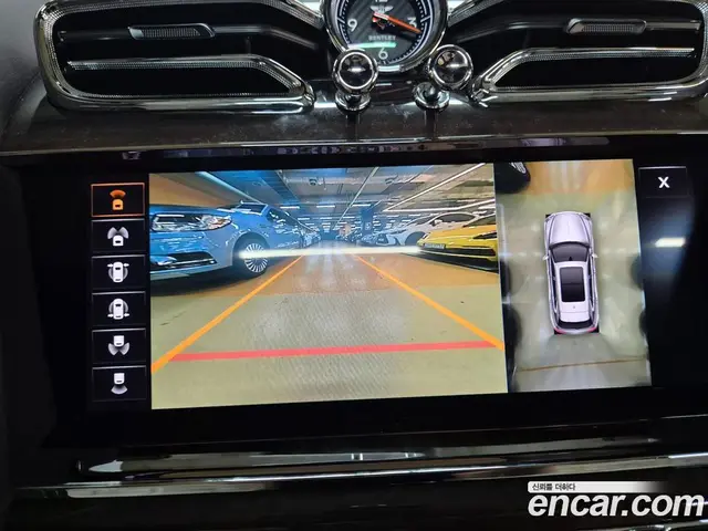Bentley Bentayga 2023 4.0 автомат (гидро), миниатюра 8