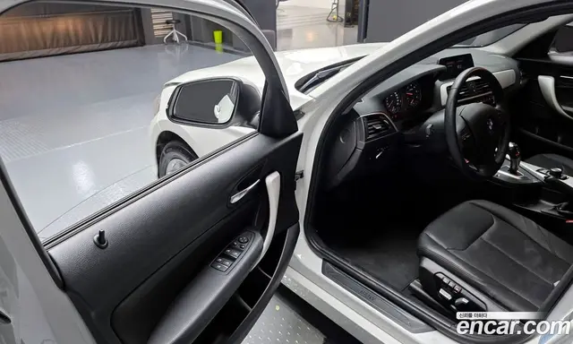BMW 1 серия 2019 2.0 автомат (гидро), миниатюра 11