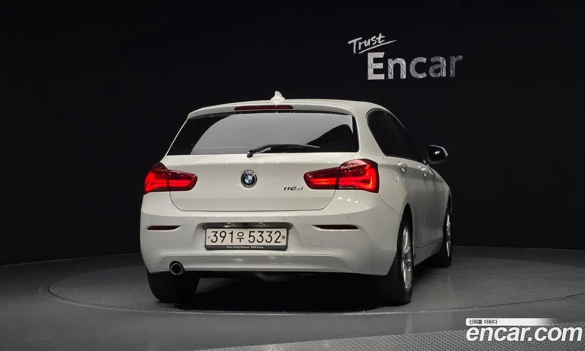 BMW 1 серия 2019 2.0 автомат (гидро), фото 4