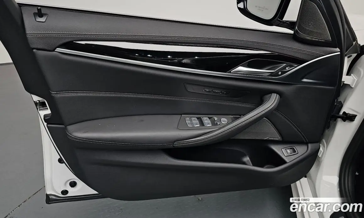 BMW 5 серия 2023 2.0 автомат (гидро), фото 13